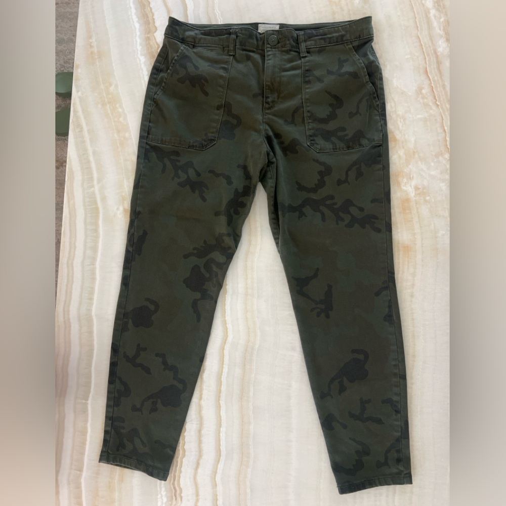 Sanctuary Standard Surplus Camo Skinny Jeans Women’s Size 32 Olive Green - Picture 1 of 4